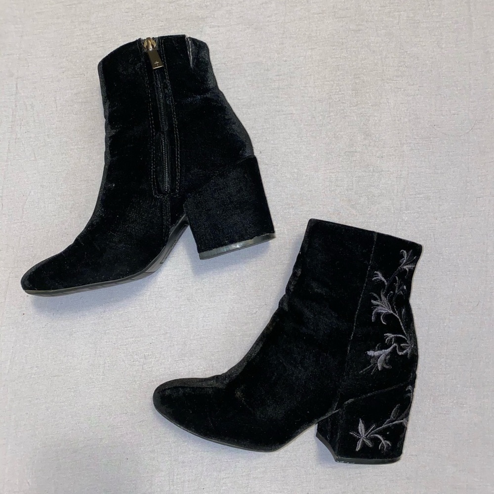 Kenneth Cole booties